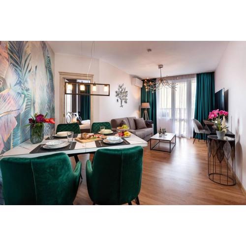 Stylish Sea View Apartment 3 Min to Beach Balcony & Comfort