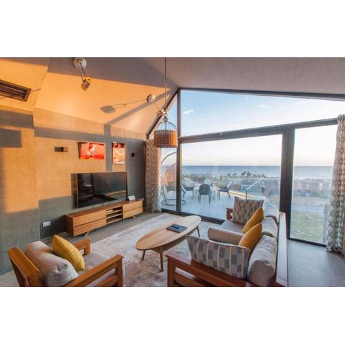 Stylish Seaview 2BR Soma bay Villa with Free Pool & Beach