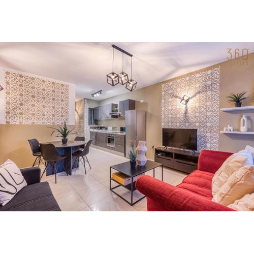 Stylish Sliema 2BR Stay near Seafront & St\