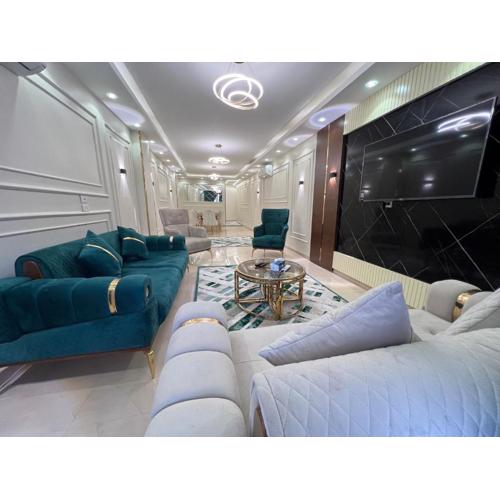 Stylish Super Deluxe 4BR apartment, 10 min to pyramids