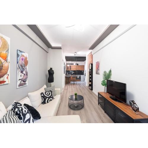 Stylish Urban Hideaway Near Athens Center & Metro