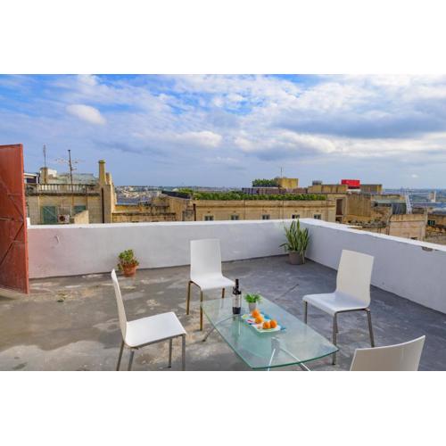 Stylish Valletta Penthouse with Terrace in the centre