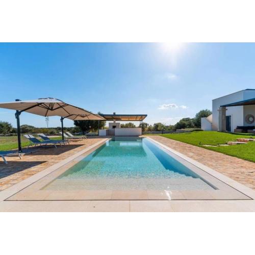 Stylish Villa Alfredo in Pescara - Pool, Garden, Ideal for Families