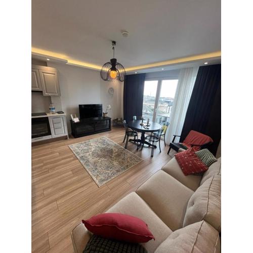 Suadiye Bostanci Luxury 2 Bedroom Apartment with Pool