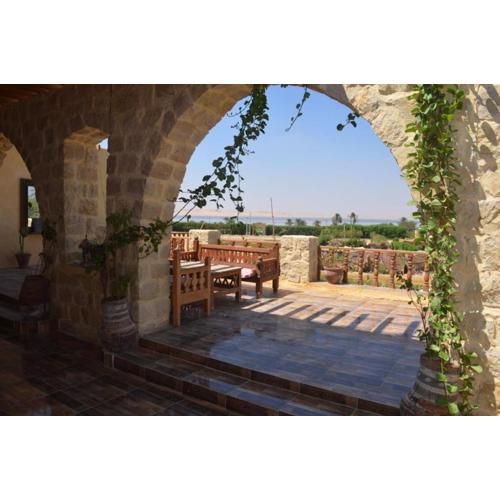 suite-2 rooms-4 beds-2 bathrooms