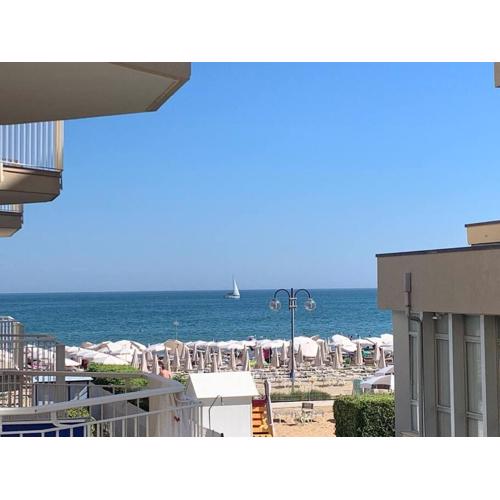 Suite bianca fronte mare