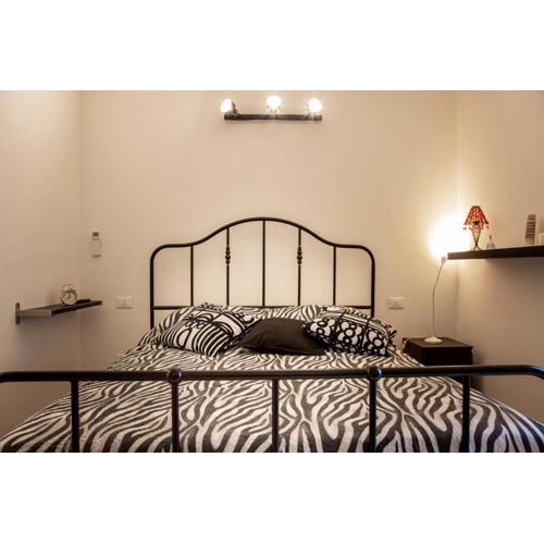 Suite Black and Wite