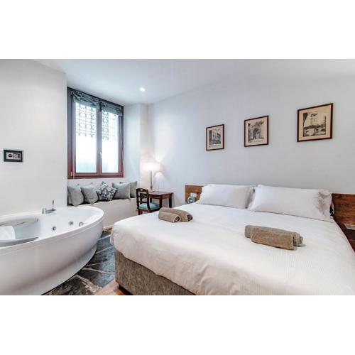 Suite Lo Storico - The House Of Travelers