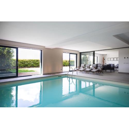 SUITE & POOL-Como House-160 mt-Private Indoor Swimming Pool, heated all year-Private Covered Parking-Private Garden and terrace-Fully equipped Kitchen