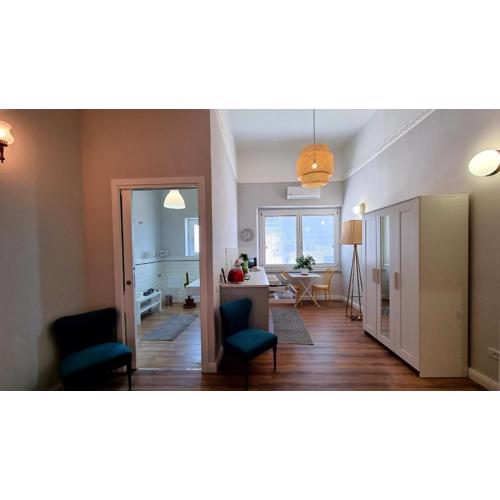 Suite83
