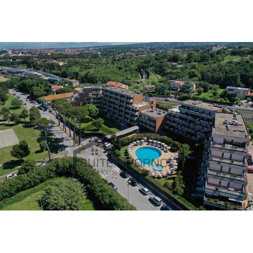 Suites Marilia Apartments Pool Side - Suite Livorno Holiday Home Group