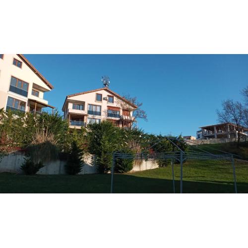 Sultan Villa, Merkez Mahallesi Dogu Sirti Caddesi Sultan Sitesi H-2