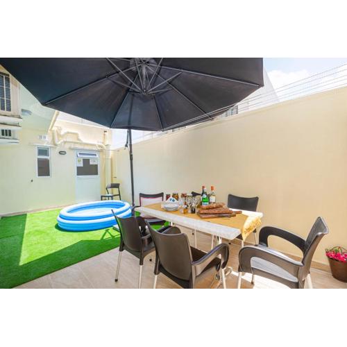 Summer Breeze 3 Bedroom Family Maisonette with sunny terrace in Mellieha - by Getawaysmalta