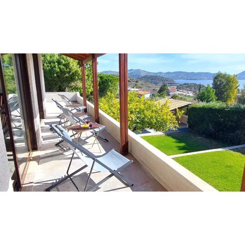 Summer Breeze villa in Saronic Gulf