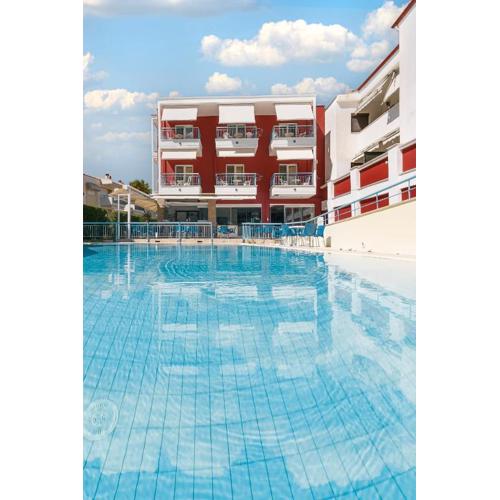 Summer Dream Hotel