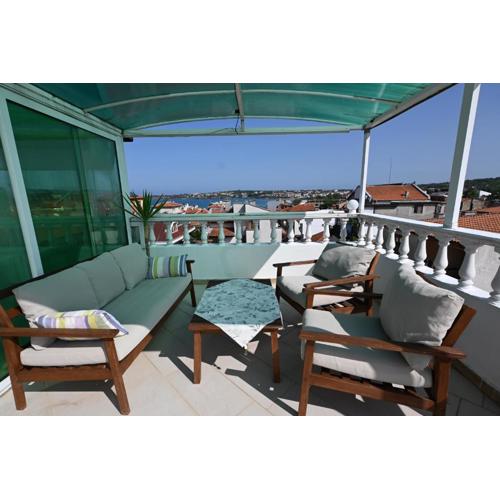 Summer Host Sea side maisonette