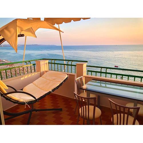 Summertime Luxury Apartment with amazing Sea View