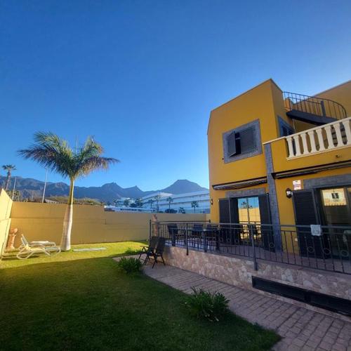 Sun and City Townhouse El Duque