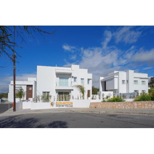 Sun and Moon Luxury Villas Ayia Napa