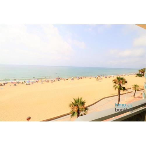 Sun Beach Costa D’or, facing the sea