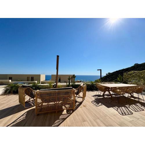 Sun Hill Green Coast, Palase