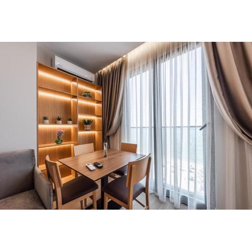 Sun See Apartments