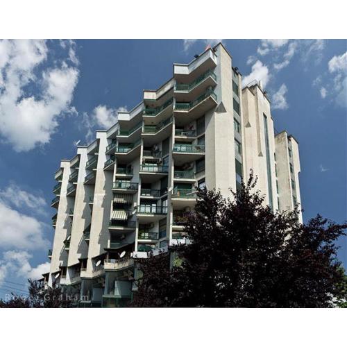 SUN TOWER LUXURY SUITE-VIEW FROM of TIRANA CENTER
