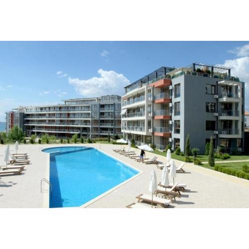 Sun Wave Sea and Pool View