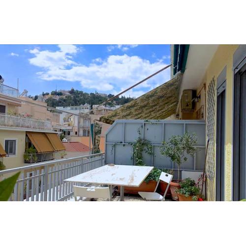 Sunbathed Balcony - Philopappou View