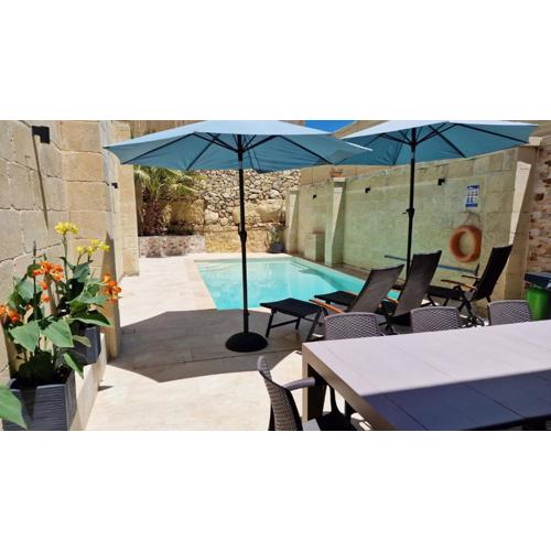 Sunflower Farmhouse, Xewkija, Gozo
