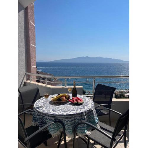 Sunflower Sea View Apartment