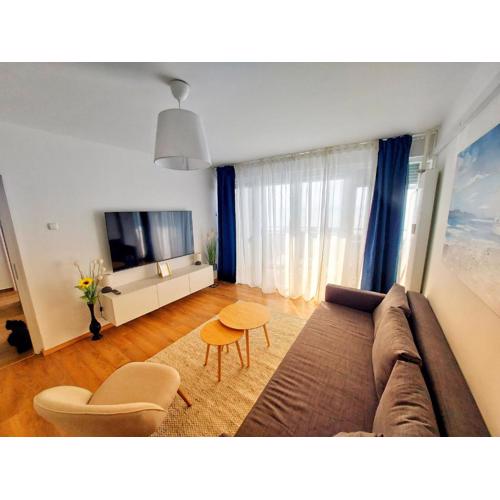 Sunflower Sky Apartment
