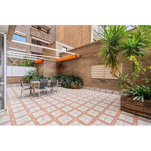 Sunlit Expansive Terrace, Ac & Outdoor Seating