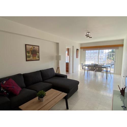 Sunny 2 bedroom flat in Engomi