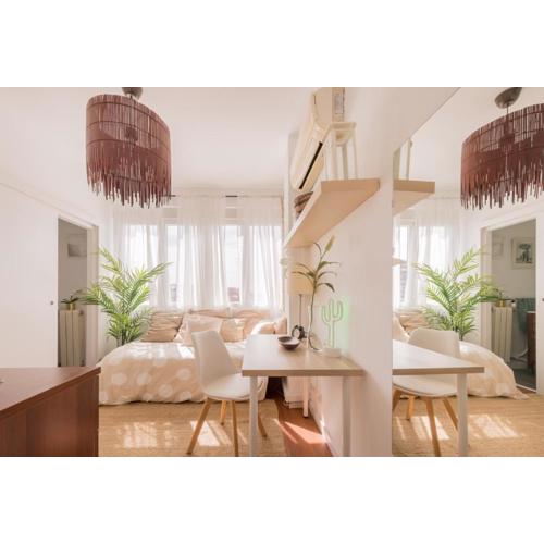 Sunny and Cozy Room with Ensuite Bathroom