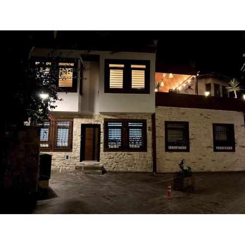 Sunny Antalya VILLA in kale içi Antalya 7 persoons