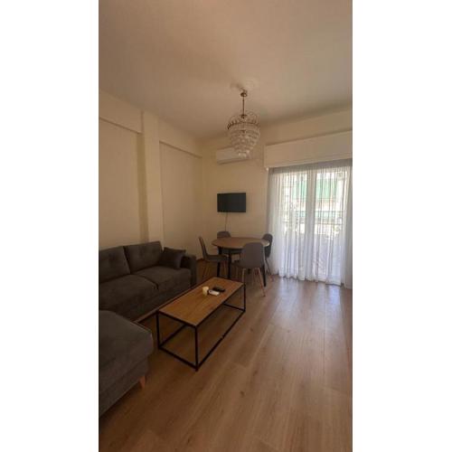 Sunny Apartment in Victoria