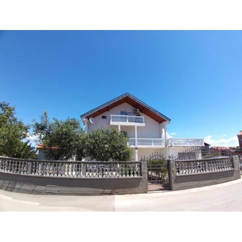 Sunny apartment Jukic with sea view