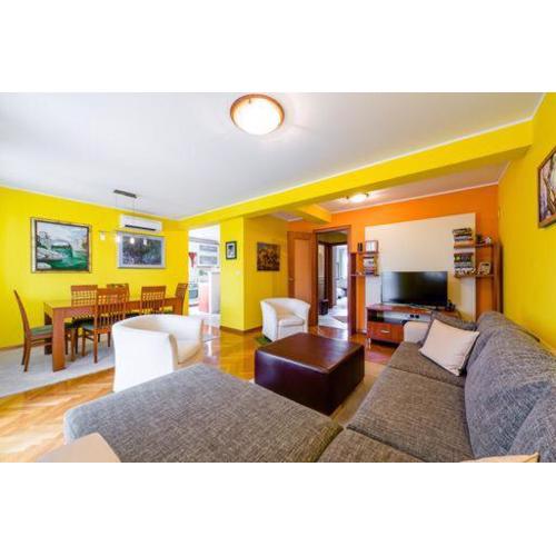Sunny apartment Lapad