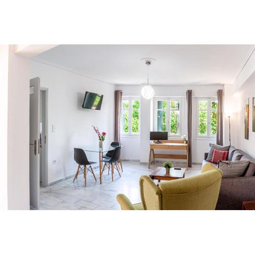 Sunny apartment on the 2nd floor in bohemian Psiri in Athens\