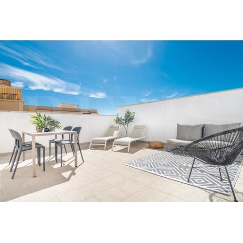 Sunny apartment with terrace by REMS