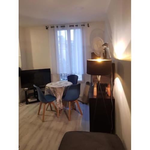 Sunny appartement close to metro
