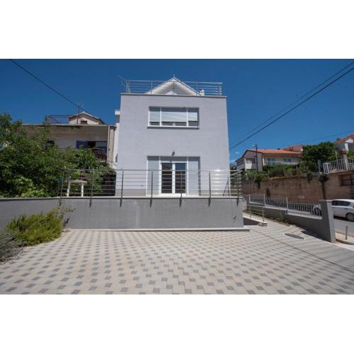 Sunny attic apartment with balcony & Modern city apartment with outdoor area, no balcony