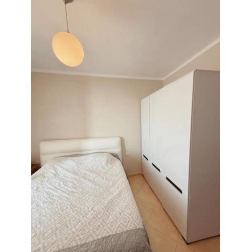Sunny bay apartment
