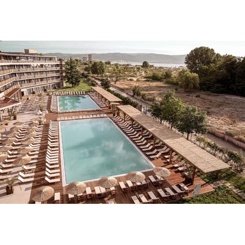 Sunny Beach Club - Adults Only #YouthfulVibes