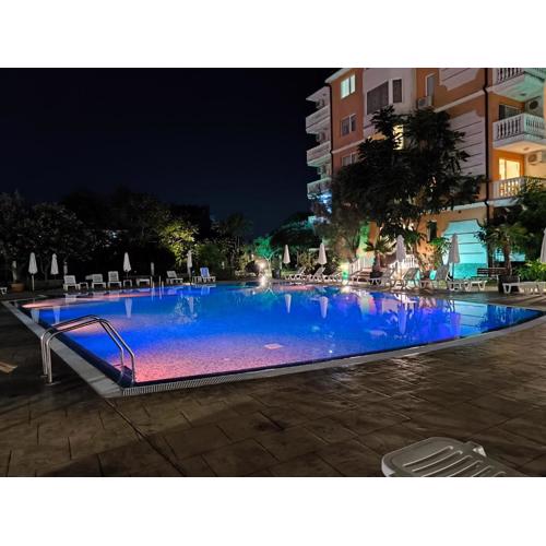 Sunny Beach Cozy Apartment With a Pool