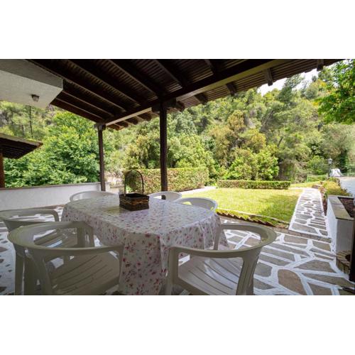 Sunny Breeze Maisonette by RentalsPro - Fourka Beach