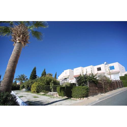 Sunny Coral Bay Village house