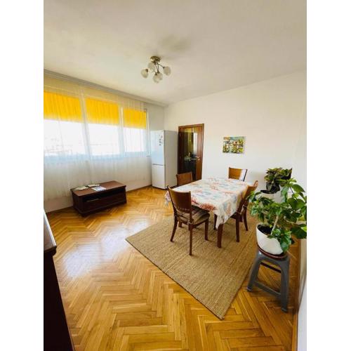 Sunny Cozy Flat in the Centre, close to beach, 4 rooms, 105sqm