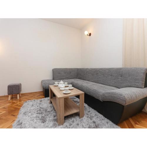 Sunny Elegant Apartments in Trogir - Classic Three Bedroom Apartment with Balcony